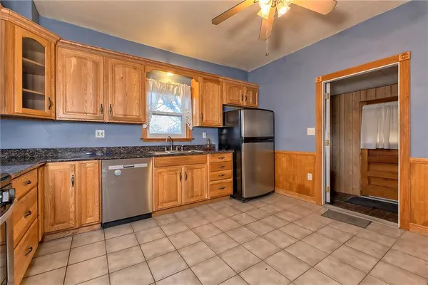 $150,000 | 229 South 5th Street, Youngwood, PA 15697