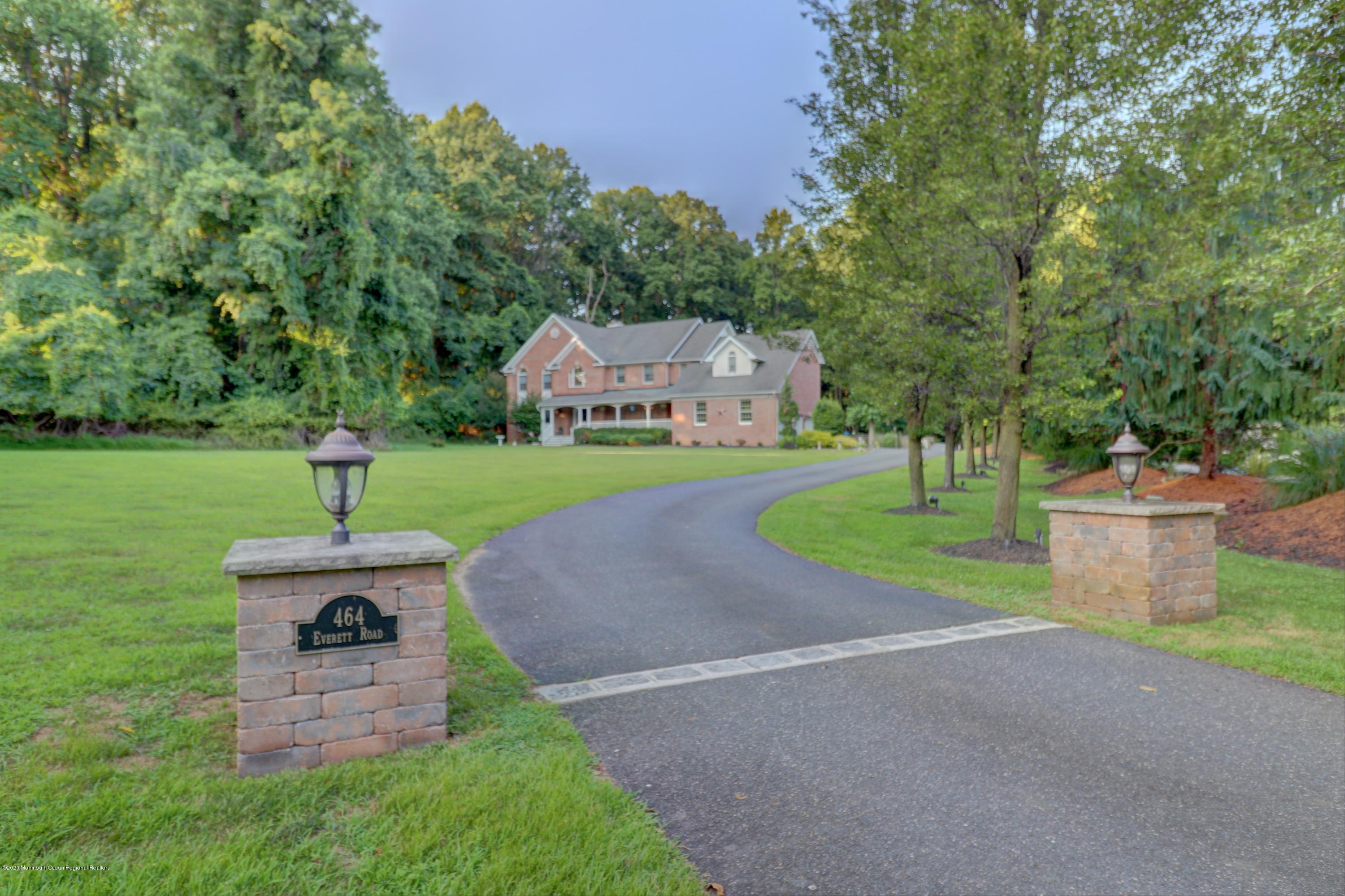 464 Everett Road Middletown, NJ 07748 - Photo 2 of 71 02-Welcome Outside and Driveway