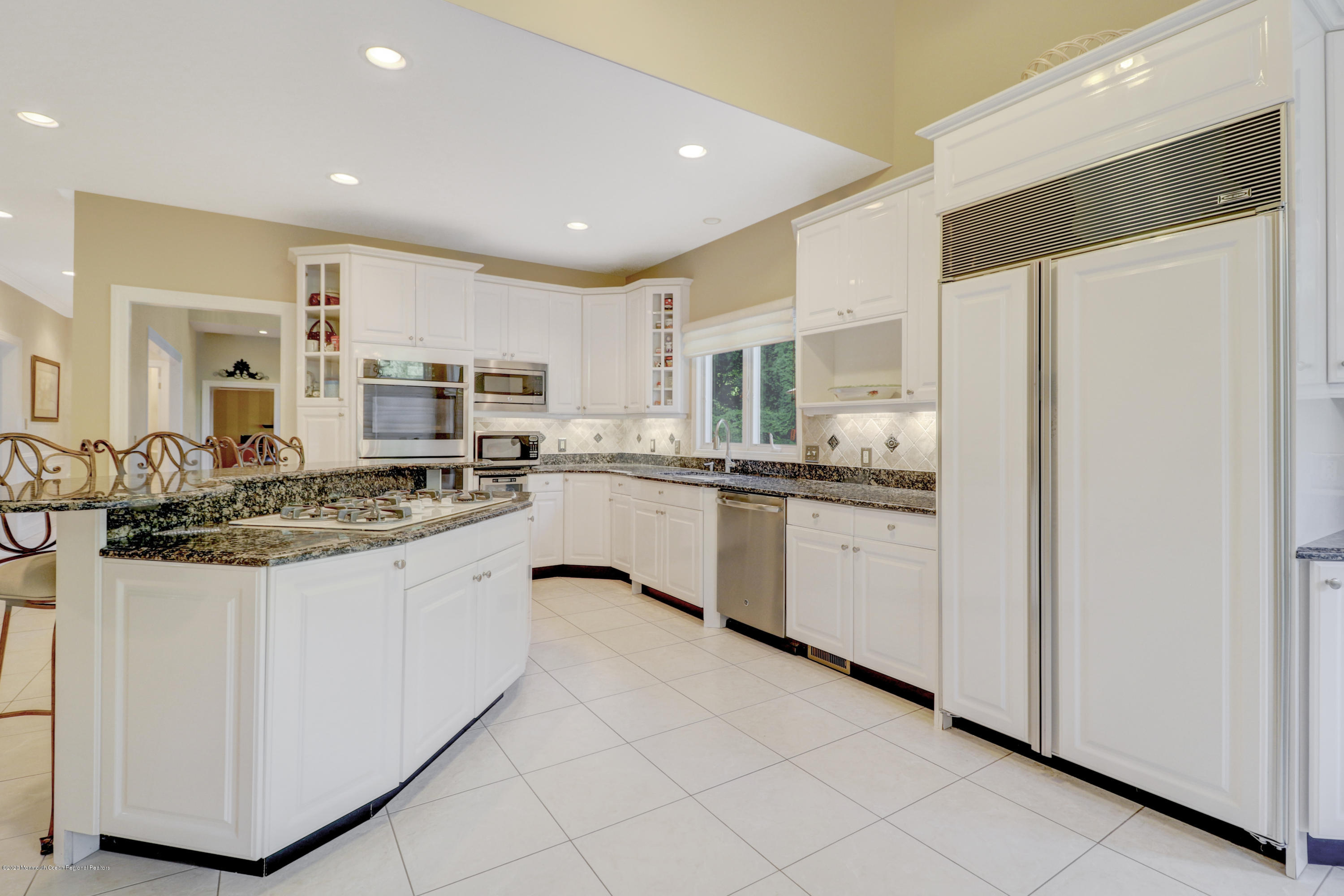 464 Everett Road Middletown, NJ 07748 - Photo 12 of 71 12-Kitchen