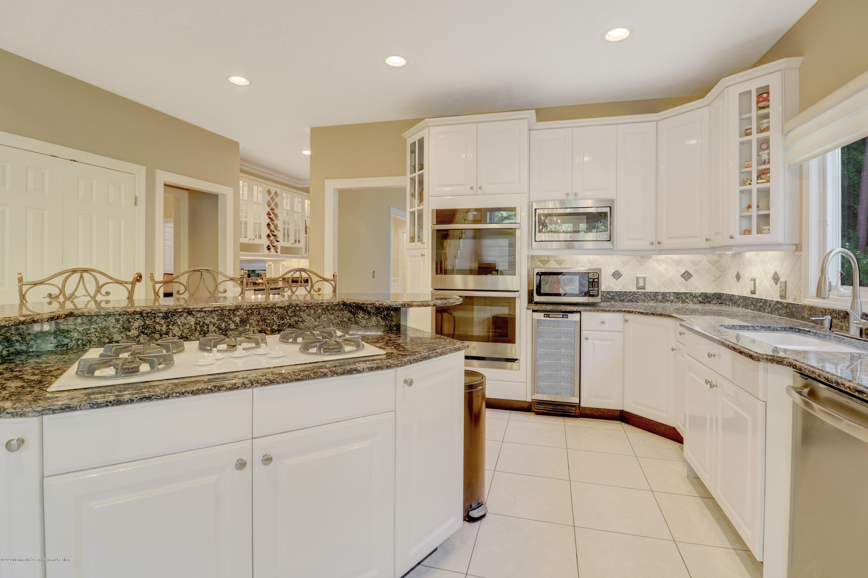 464 Everett Road Middletown, NJ 07748 - Photo 13 of 71 13-Kitchen