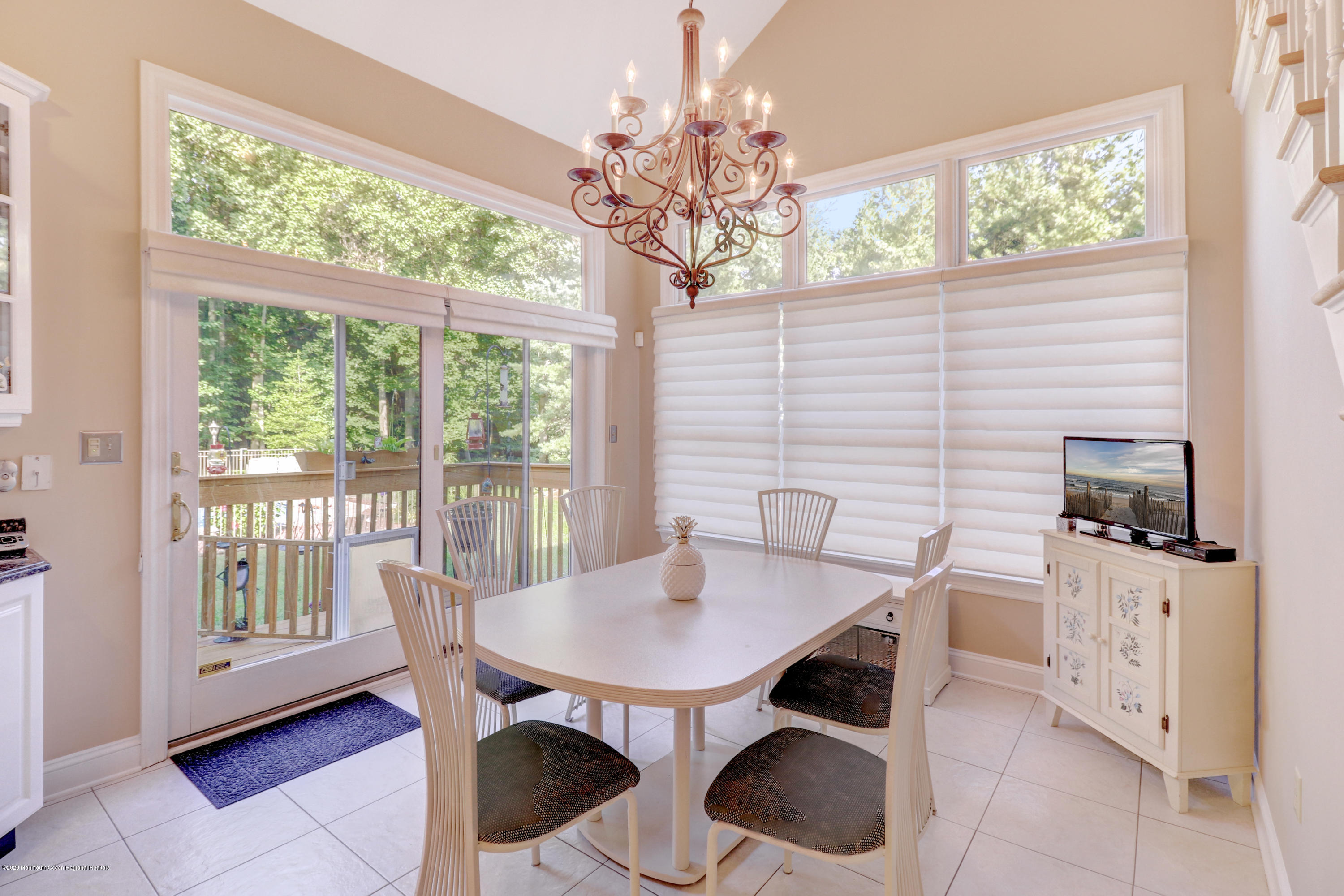 464 Everett Road Middletown, NJ 07748 - Photo 17 of 71 17-Eat-In Dining Area