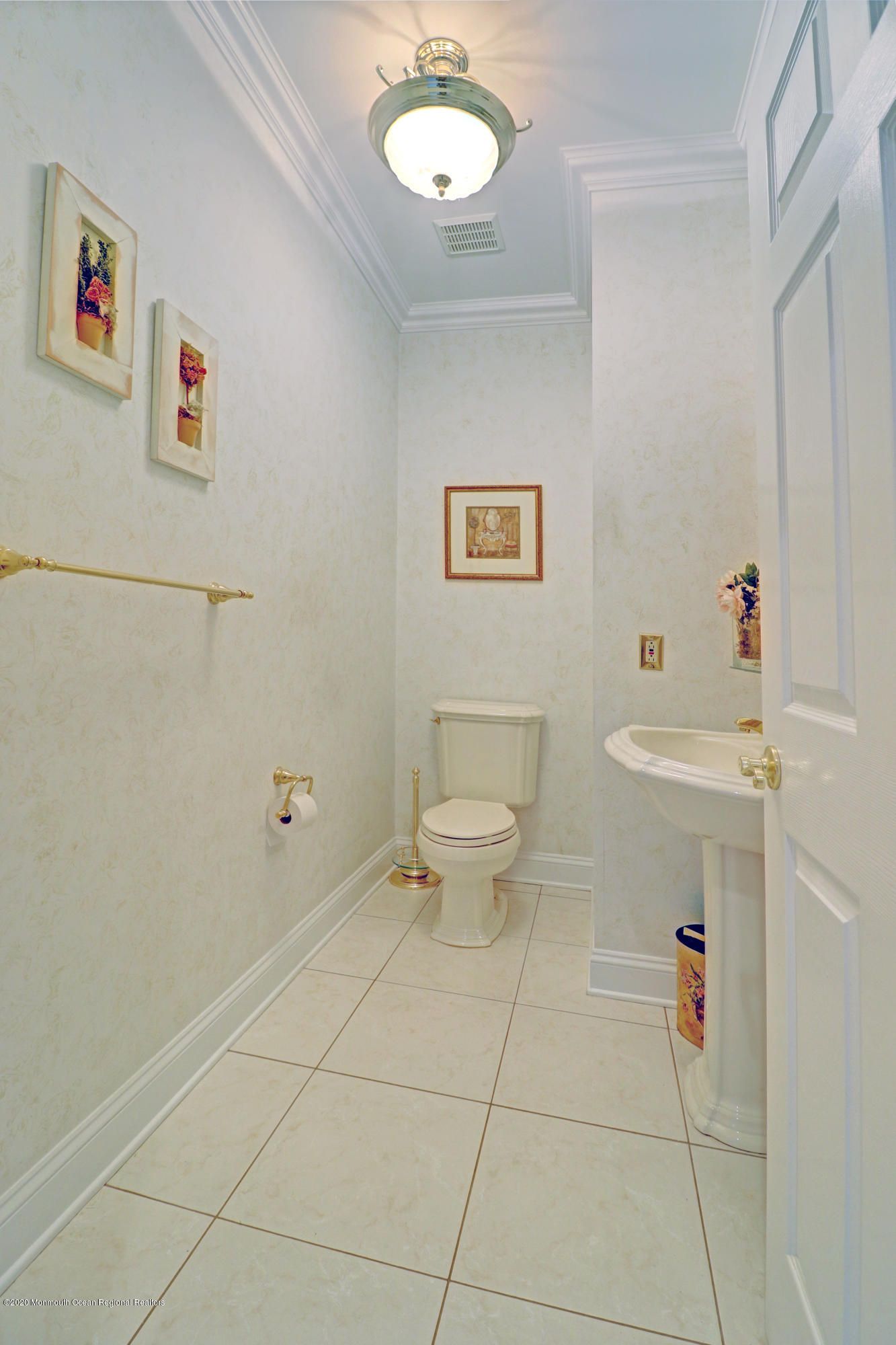 464 Everett Road Middletown, NJ 07748 - Photo 27 of 71 27-Powder Room, First Floor