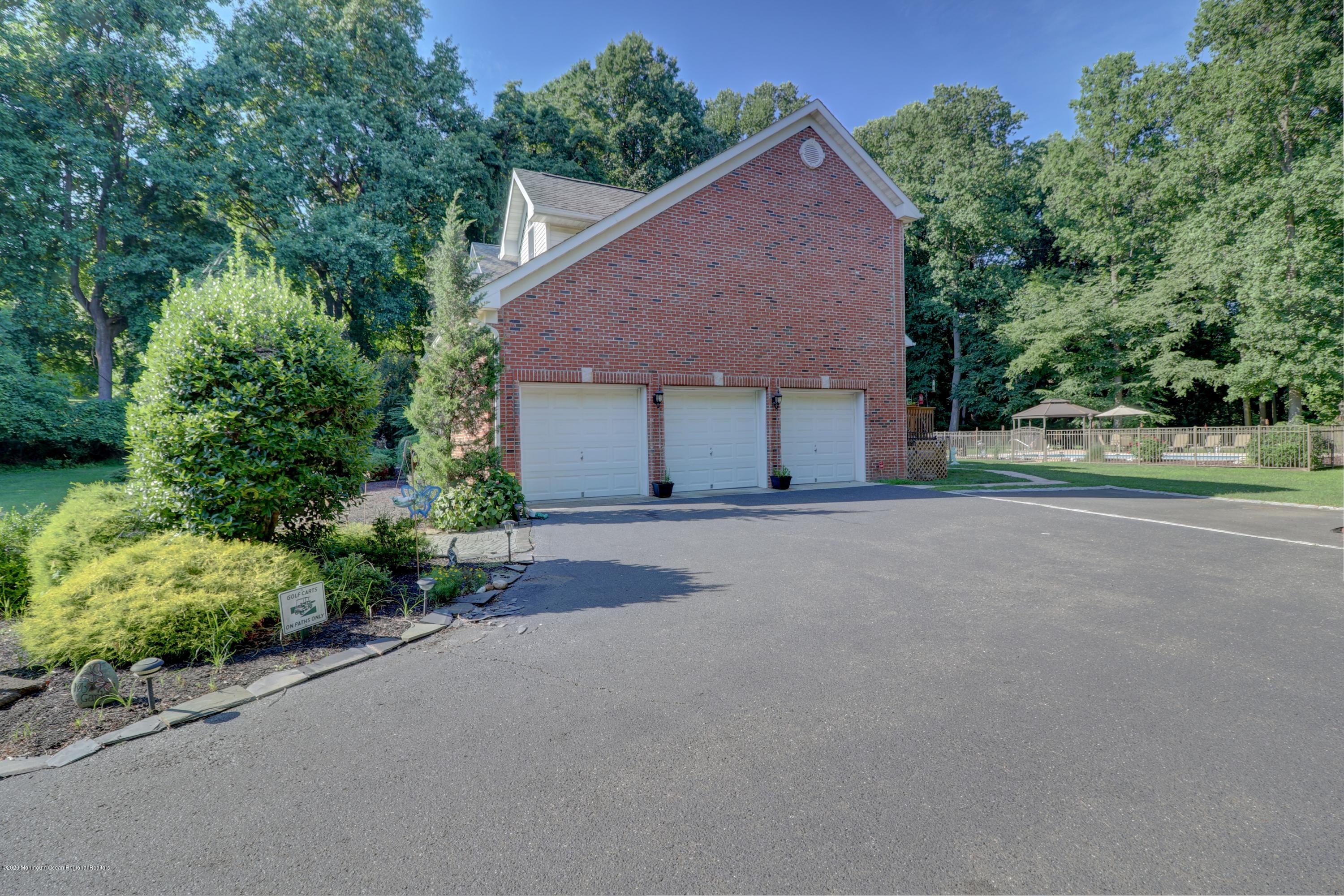 464 Everett Road Middletown, NJ 07748 - Photo 54 of 71 56-Garage