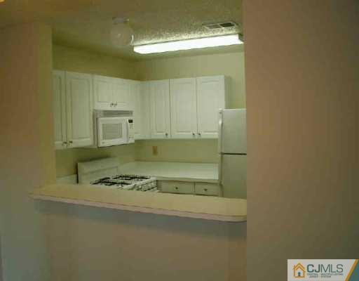 1018 Edpas Road New Brunswick, NJ 08901 - Photo 4 of 6 a bathroom with a window