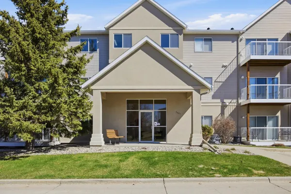 $299,900 | 3401 28th Street Southwest, Unit 302, Fargo, ND 58104