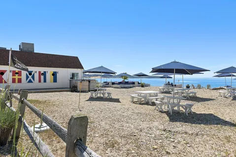 $580,000 | 16 Navy Road, Unit 202, Montauk, NY 11954