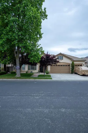$729,900 | 2162 Everglade Avenue, Clovis, CA 93619