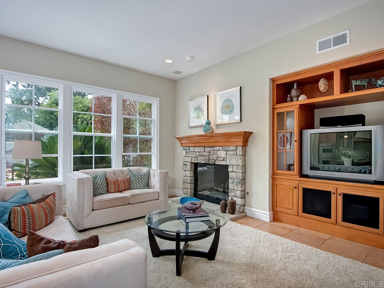 735 Caudor Street Encinitas, CA 92024 - Photo 14 of 25 Gallery Image 14