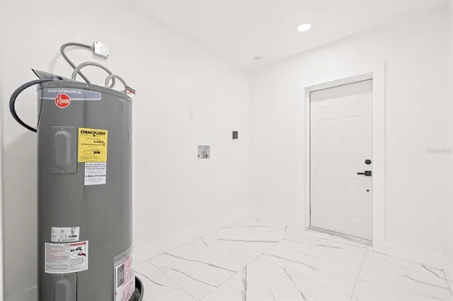 a view of utility room