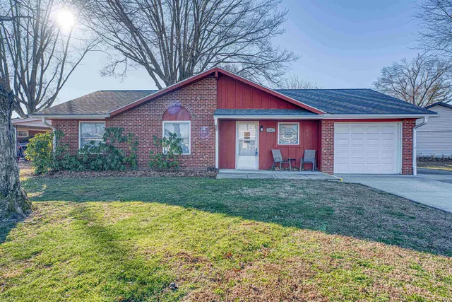 $182,900 | 1831 Chickasaw Drive, Evansville, IN 47715