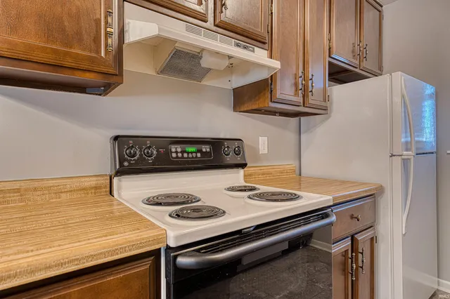 $182,900 | 1831 Chickasaw Drive, Evansville, IN 47715