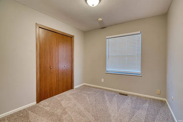 $182,900 | 1831 Chickasaw Drive, Evansville, IN 47715