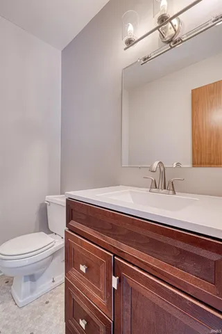 $182,900 | 1831 Chickasaw Drive, Evansville, IN 47715