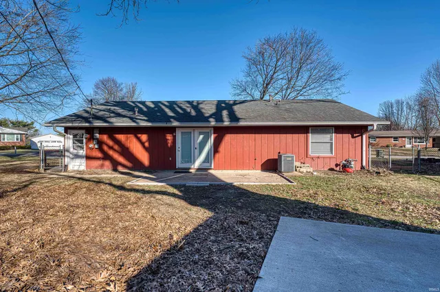 $182,900 | 1831 Chickasaw Drive, Evansville, IN 47715