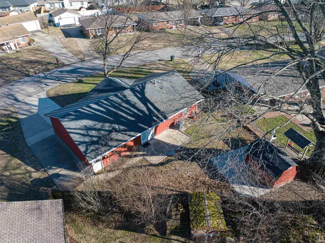 $182,900 | 1831 Chickasaw Drive, Evansville, IN 47715