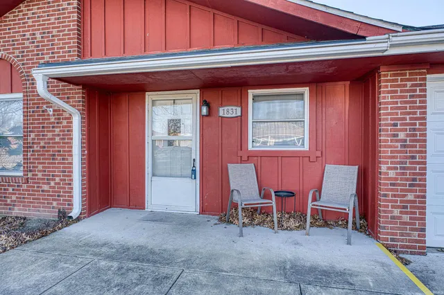 $182,900 | 1831 Chickasaw Drive, Evansville, IN 47715