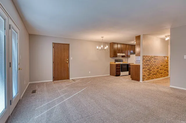 $182,900 | 1831 Chickasaw Drive, Evansville, IN 47715