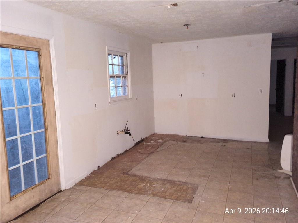 4150 Old Rockmart Road Southeast Silver Creek, GA 30173 - Photo 9 of 15 a view of an empty room