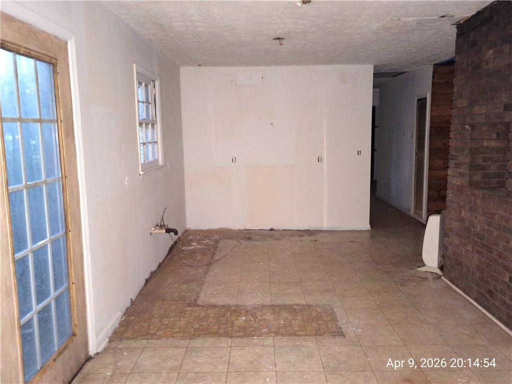 4150 Old Rockmart Road Southeast Silver Creek, GA 30173 - Photo 10 of 15 a view of entryway with window