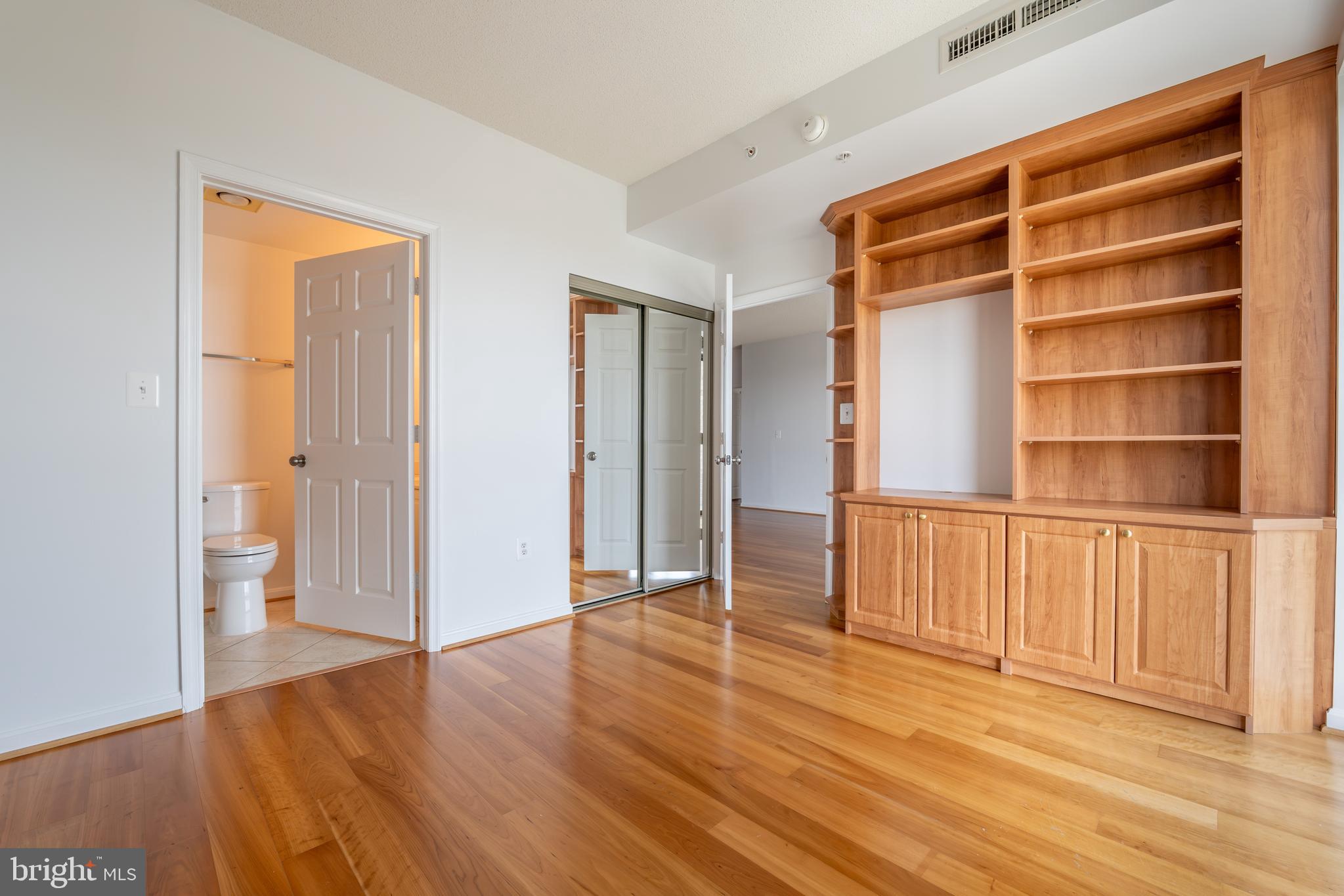 19355 Cypress Ridge Terrace, Unit 708 Leesburg, VA 20176 - Photo 12 of 36