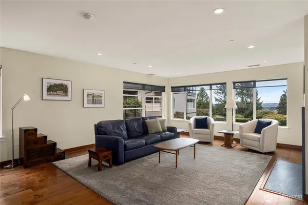 $1,270,000 | 11122 Northeast 41st Drive, Unit 31, Kirkland, WA 98033