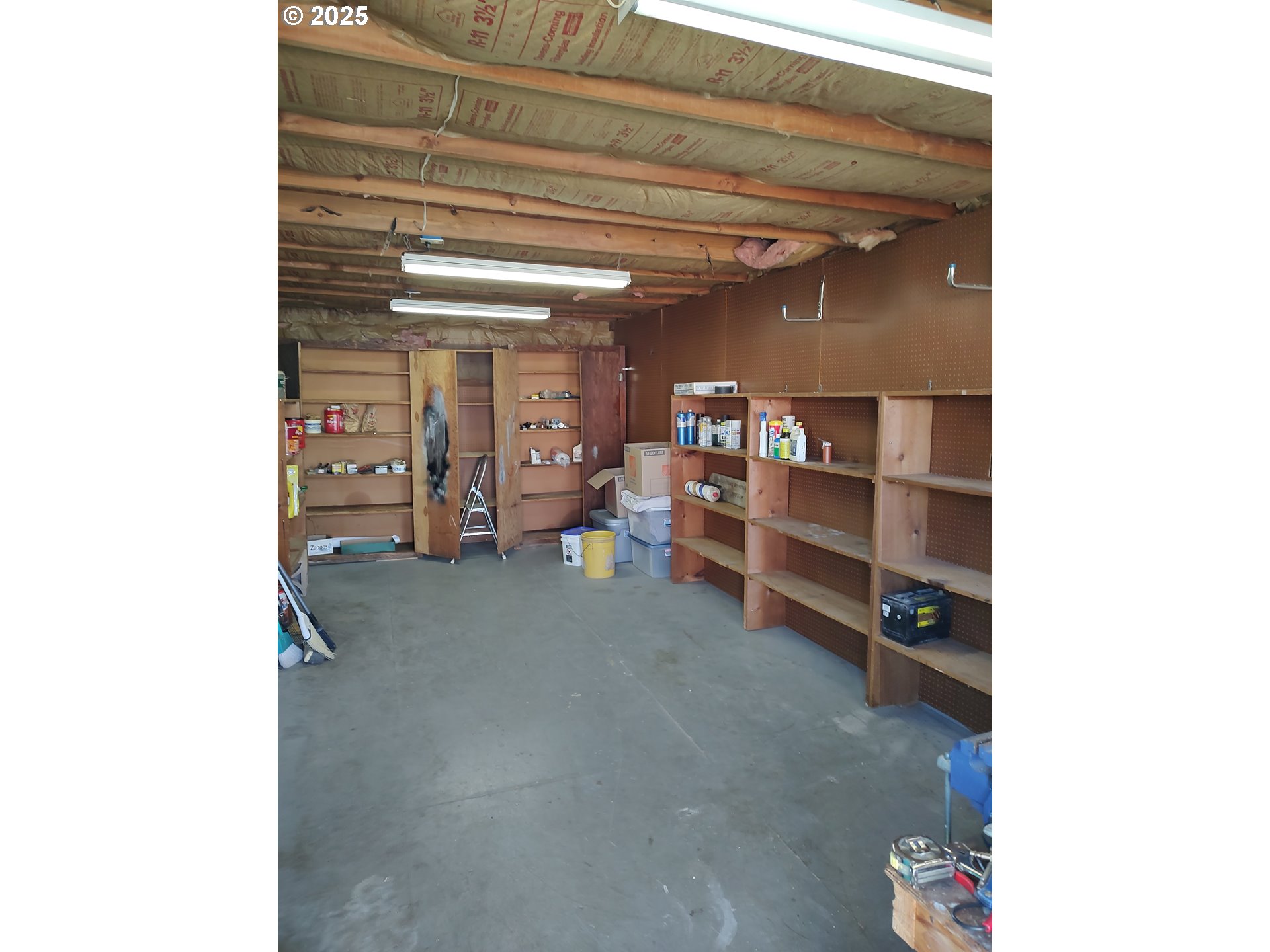 32062 Peppermint Lane Eugene, OR 97408 - Photo 8 of 8 a view of a room with racks