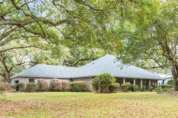 $560,000 | 69170 4th Avenue, Covington, LA 70433