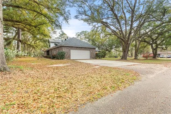 $560,000 | 69170 4th Avenue, Covington, LA 70433