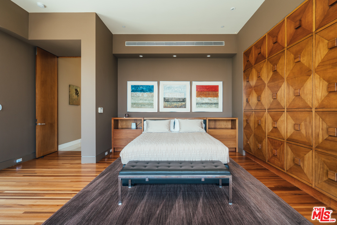 1470 Carla Ridge Beverly Hills, CA 90210 - Photo 12 of 44