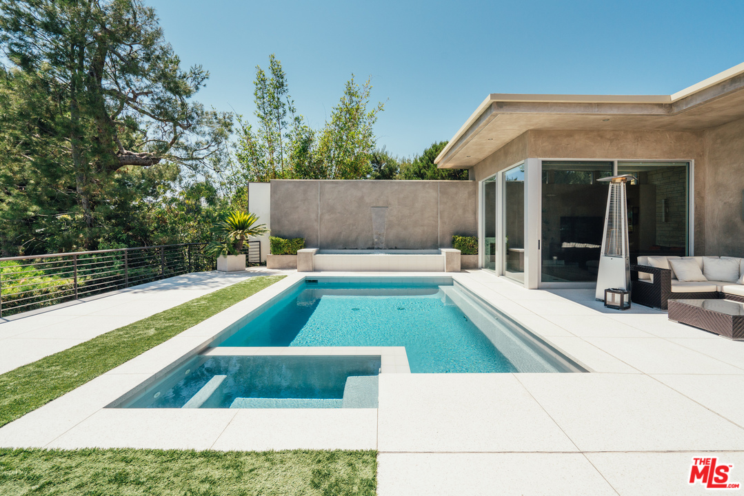 1470 Carla Ridge Beverly Hills, CA 90210 - Photo 33 of 44