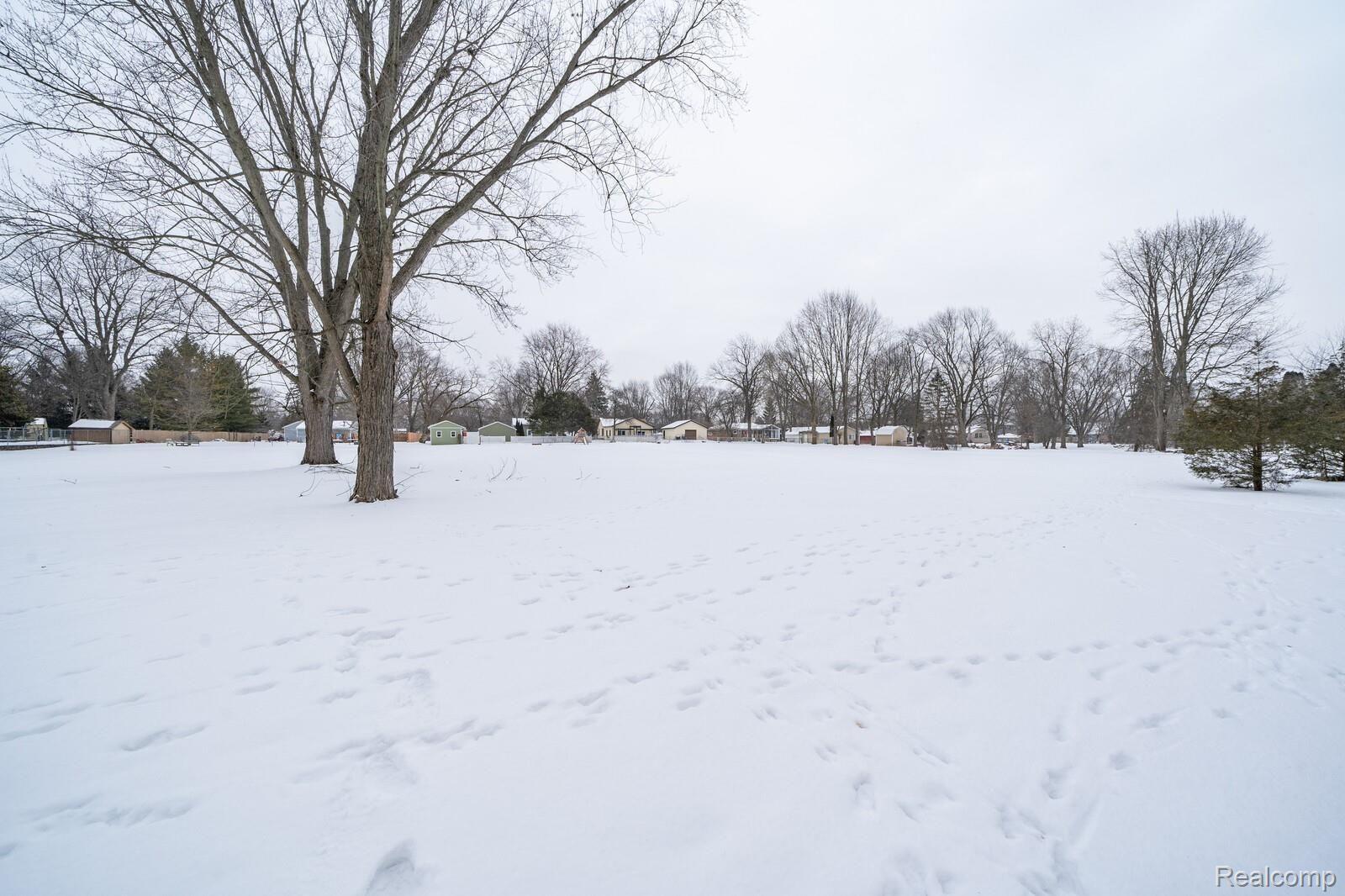 3272 Grant Road Rochester, MI 48309 - Photo 26 of 30 26_DSC00418_mls.jpg