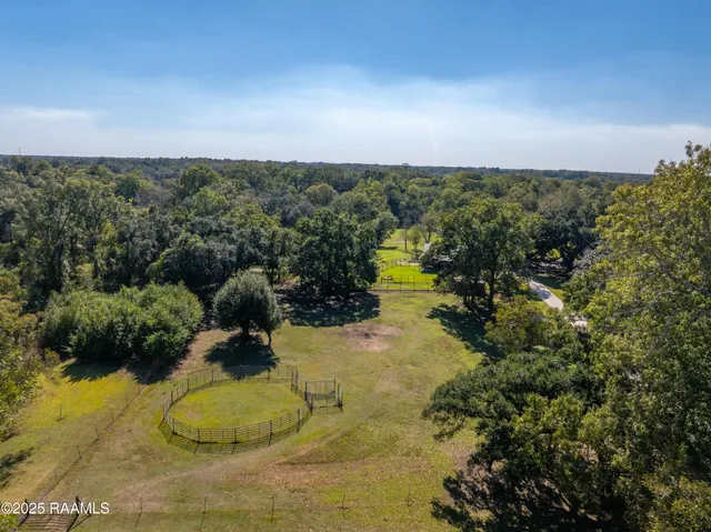 $6,000,000 | 726 East Broussard Road, Lafayette, LA 70508
