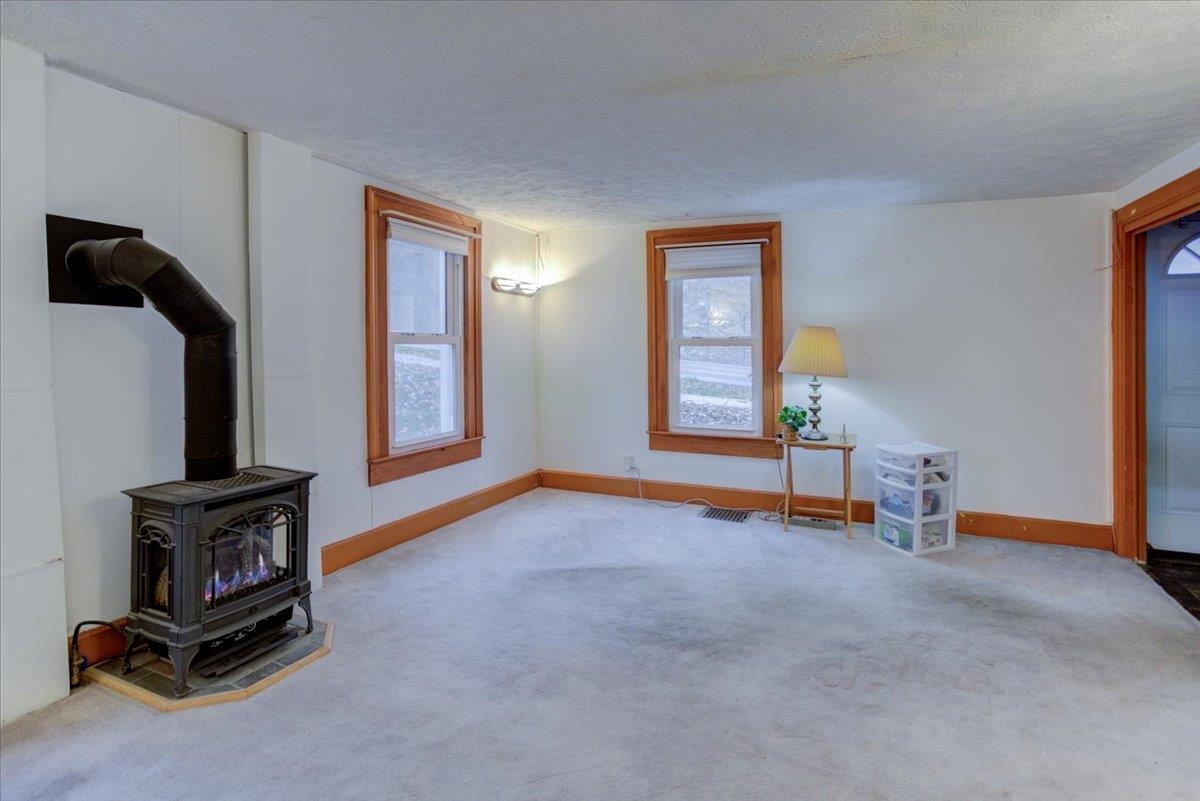 147 Jericho Road Richmond, VT 05477 - Photo 4 of 34