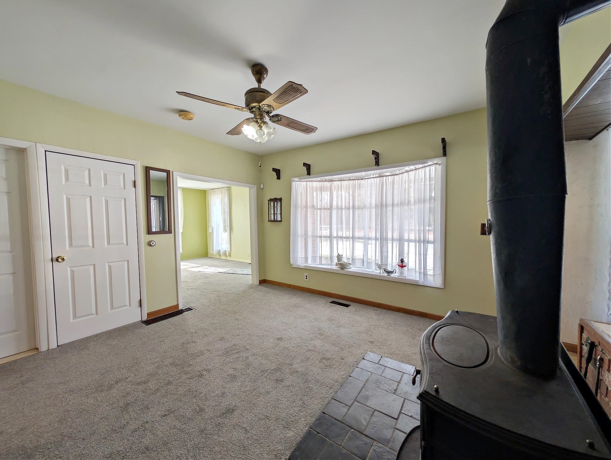 4298 North Center Road Flint, MI 48506 - Photo 8 of 46 50199710-12163edf-3b10-4ad1-a558-1b2e8b71bb34.JPG