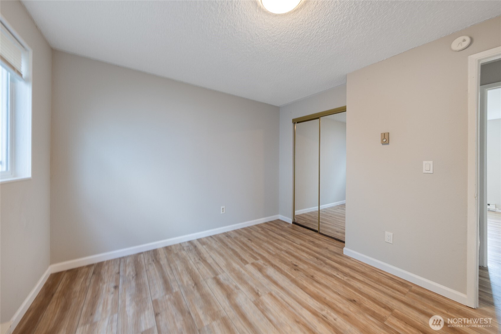 361 Earlington Avenue Southwest Renton, WA 98057 - Photo 11 of 32