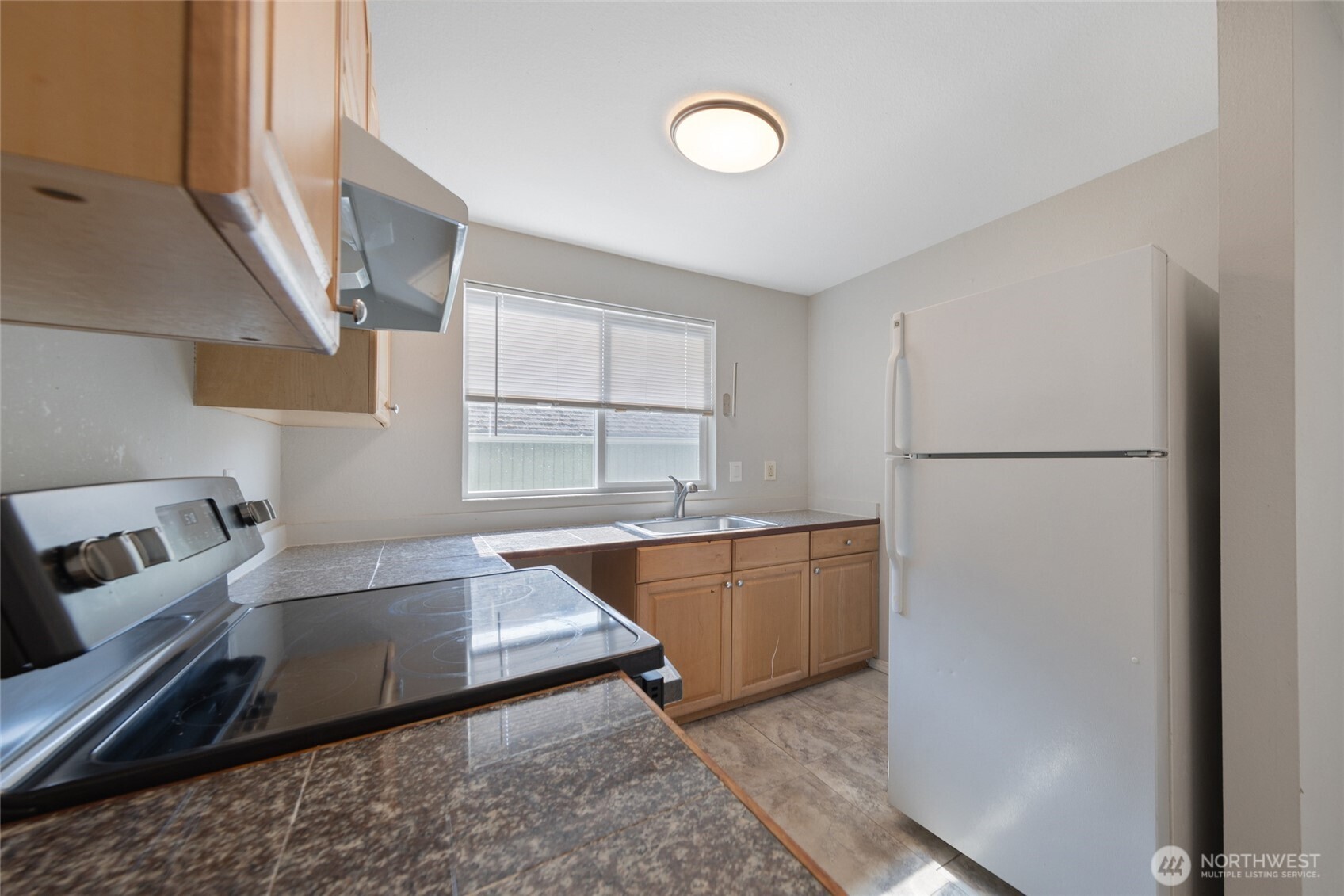 361 Earlington Avenue Southwest Renton, WA 98057 - Photo 8 of 32