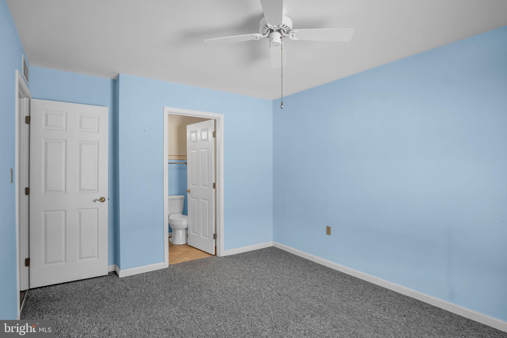 433 Mill Race Road Carlisle, PA 17013 - Photo 18 of 27 an empty room with fan closet and fan