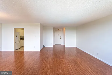 $179,900 | 5225 Pooks Hill Road, Unit 721S, Bethesda, MD 20814