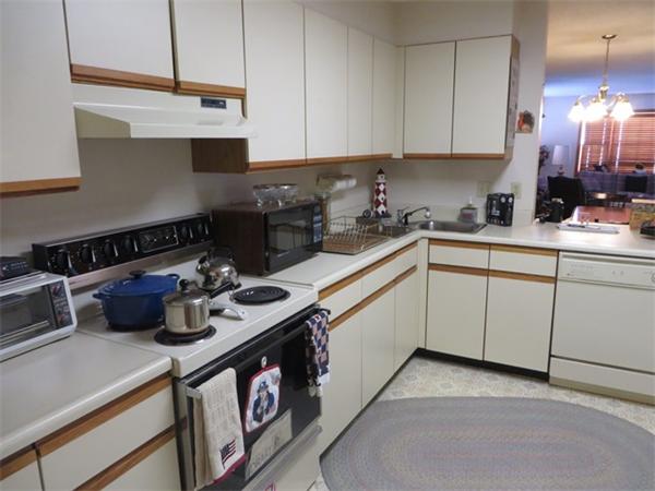 207 Country Side Road, Unit 207 Greenfield, MA 01301 - Photo 8 of 25 Gallery Image 8