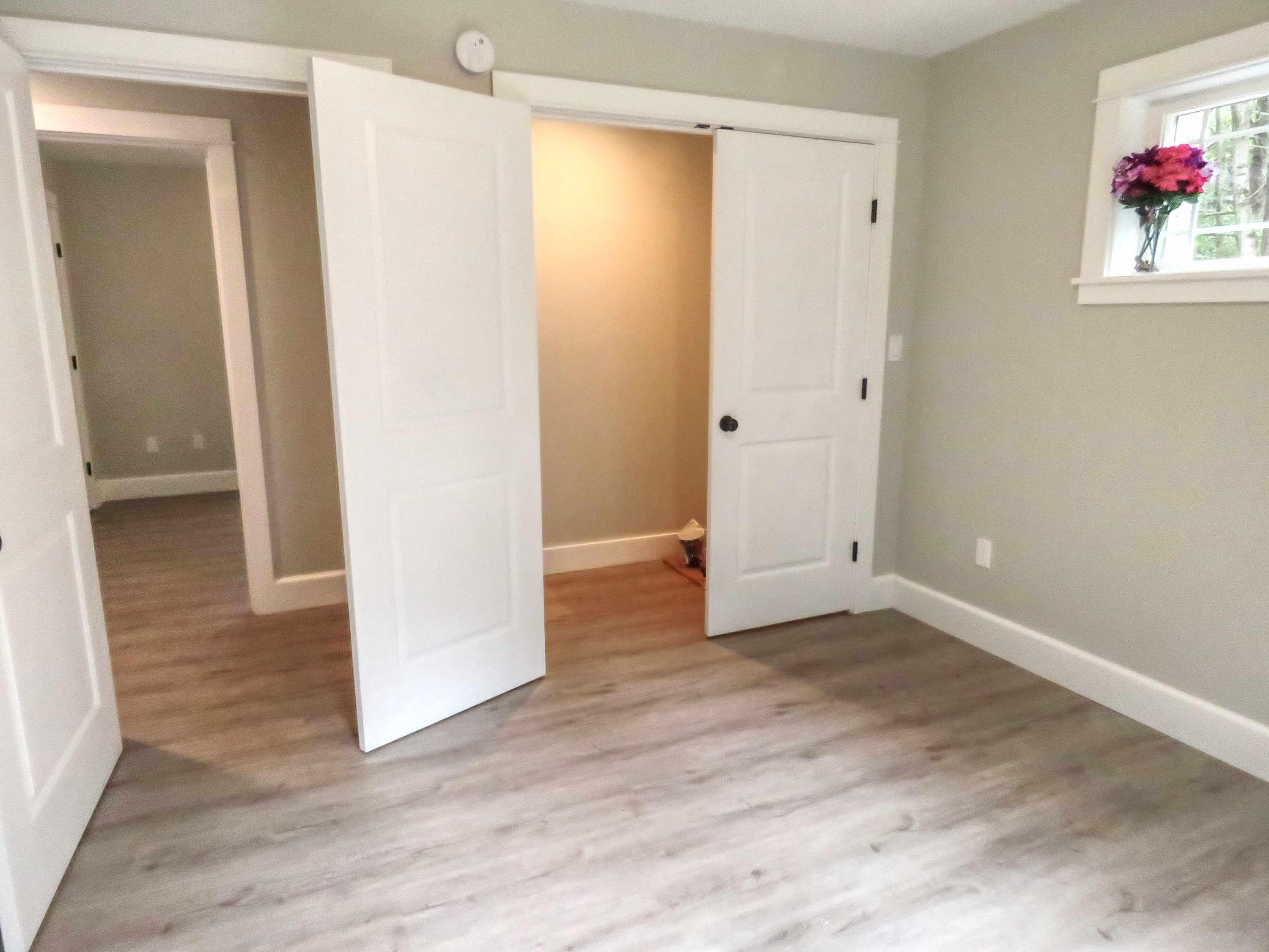 266 Lower Cross Road Nobleboro, ME 04555 - Photo 17 of 28 226 Lower Cross Back Bedroom