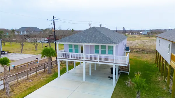$310,000 | 1342 Sapphire Palms Court, Dickinson, TX 77539
