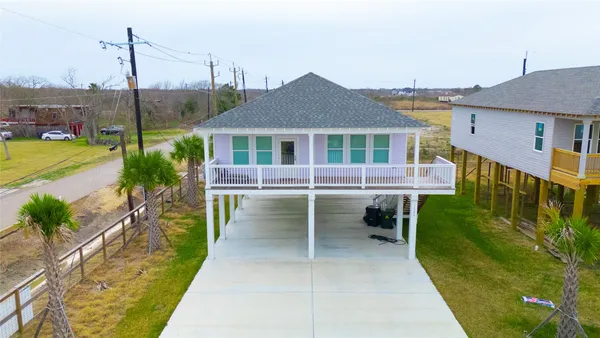 $310,000 | 1342 Sapphire Palms Court, Dickinson, TX 77539