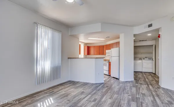 $1,350 | 1737 North Central Avenue, Unit 2, Goodyear, AZ 85338