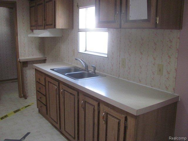 4728 South Lapeer Road Metamora, MI 48455 - Photo 2 of 15 262-169661 - Kitchen.jpg