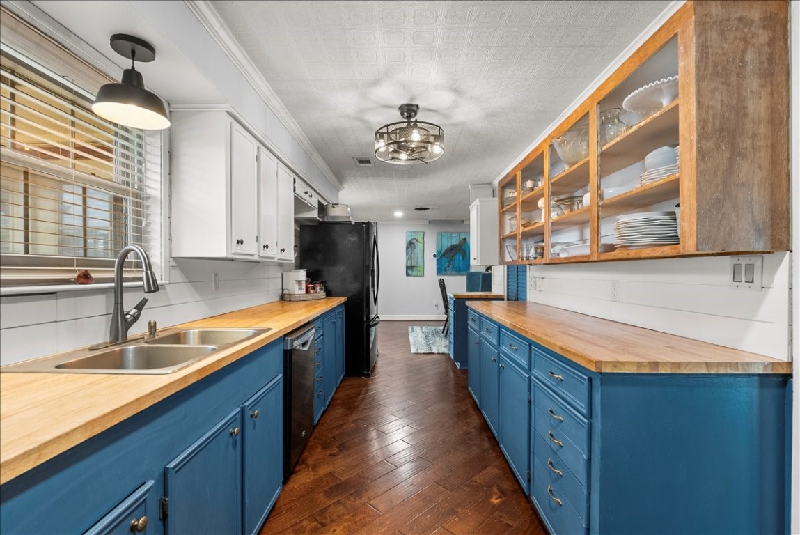 10214 Winding Trail Road La Porte, TX 77571 - Photo 11 of 49