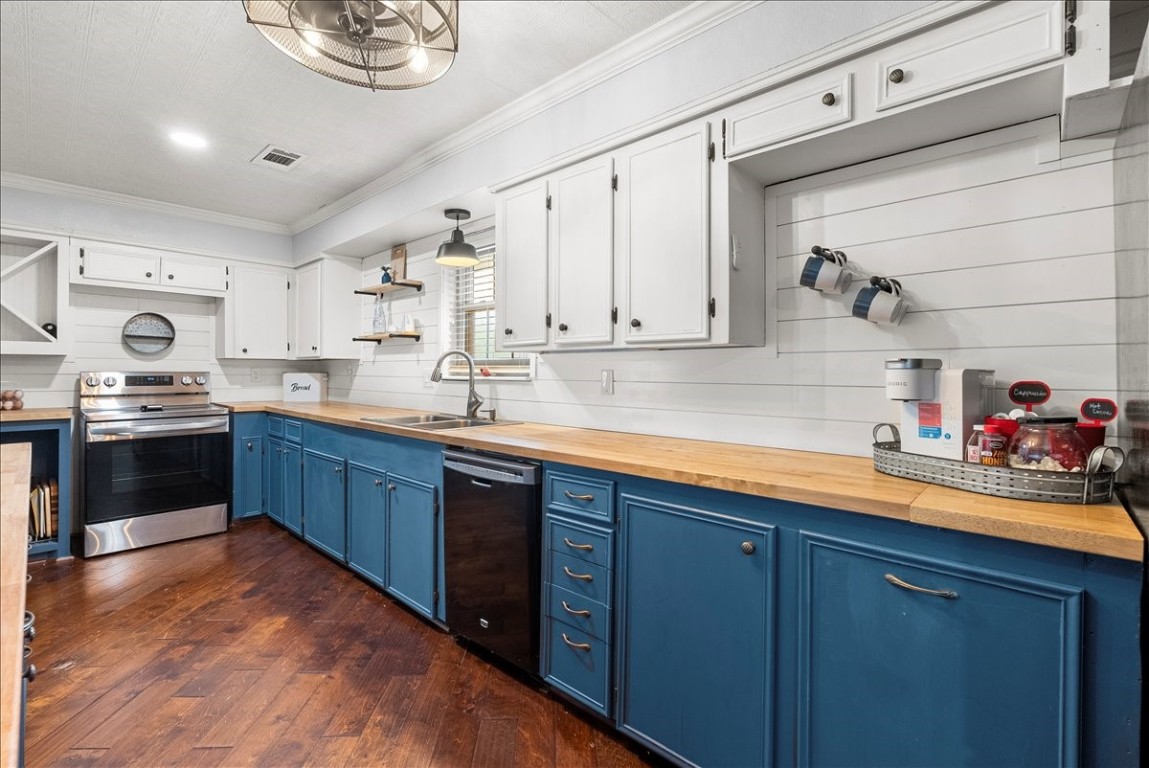 10214 Winding Trail Road La Porte, TX 77571 - Photo 12 of 49