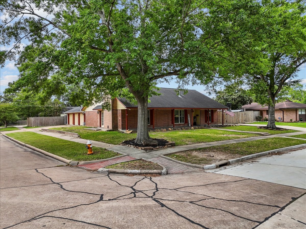 10214 Winding Trail Road La Porte, TX 77571 - Photo 4 of 49