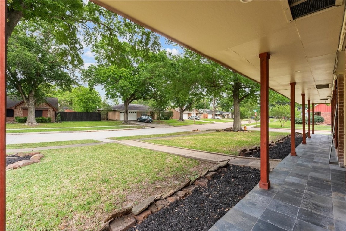 10214 Winding Trail Road La Porte, TX 77571 - Photo 6 of 49