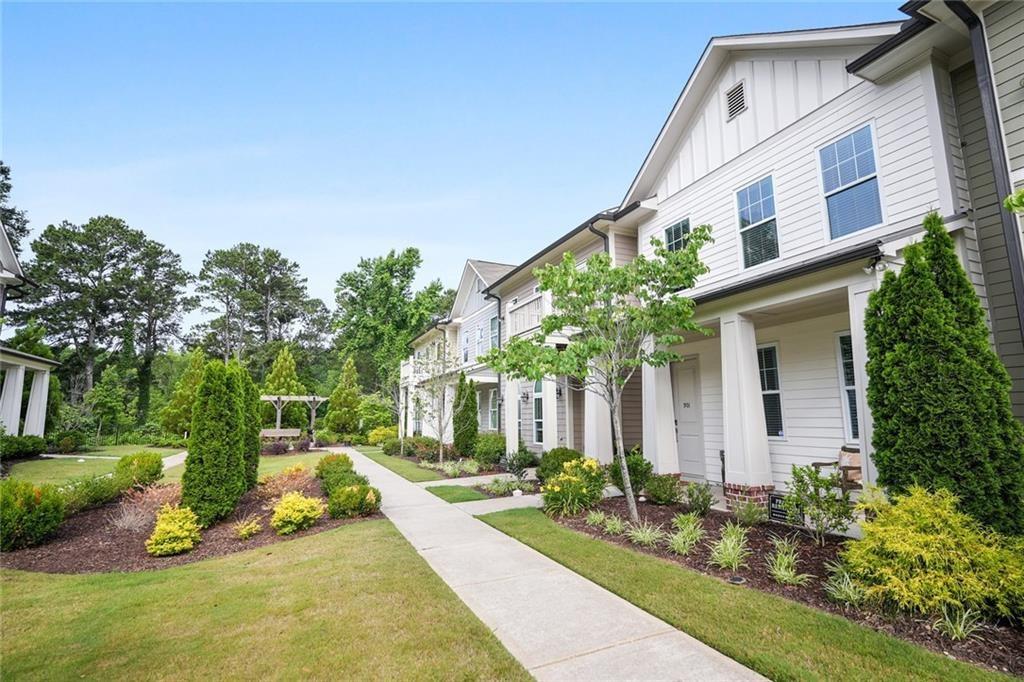 901 Proctor Ranch Drive Northwest Atlanta, GA 30318 - Photo 2 of 26