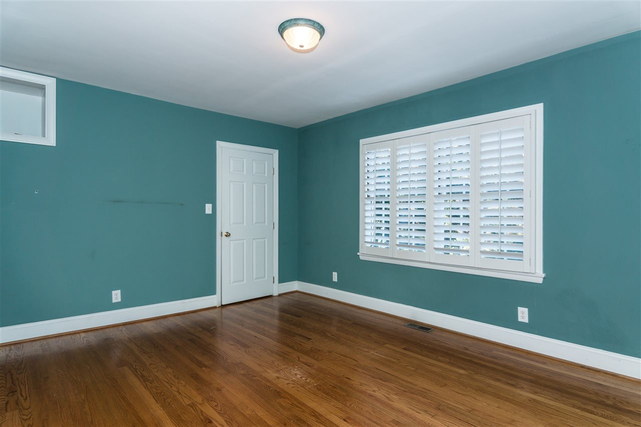 1409 Hathaway Road Raleigh, NC 27608 - Photo 8 of 25 Photo 8